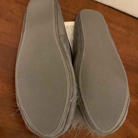 BC Studio Gray slip on house shoes detailed with faux fur - Picture 7 of 8